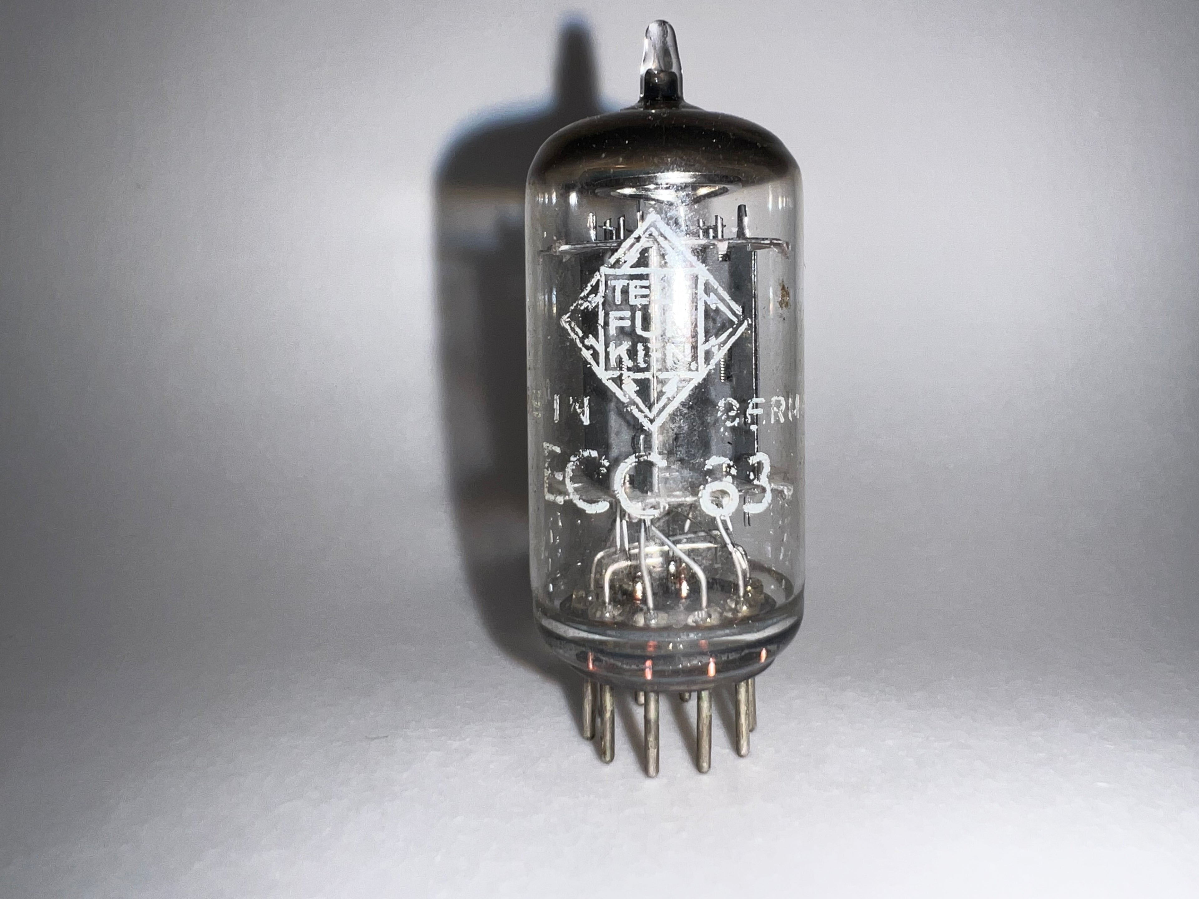 Vintage ECC83 Vacuum Tube (ID: 2124)