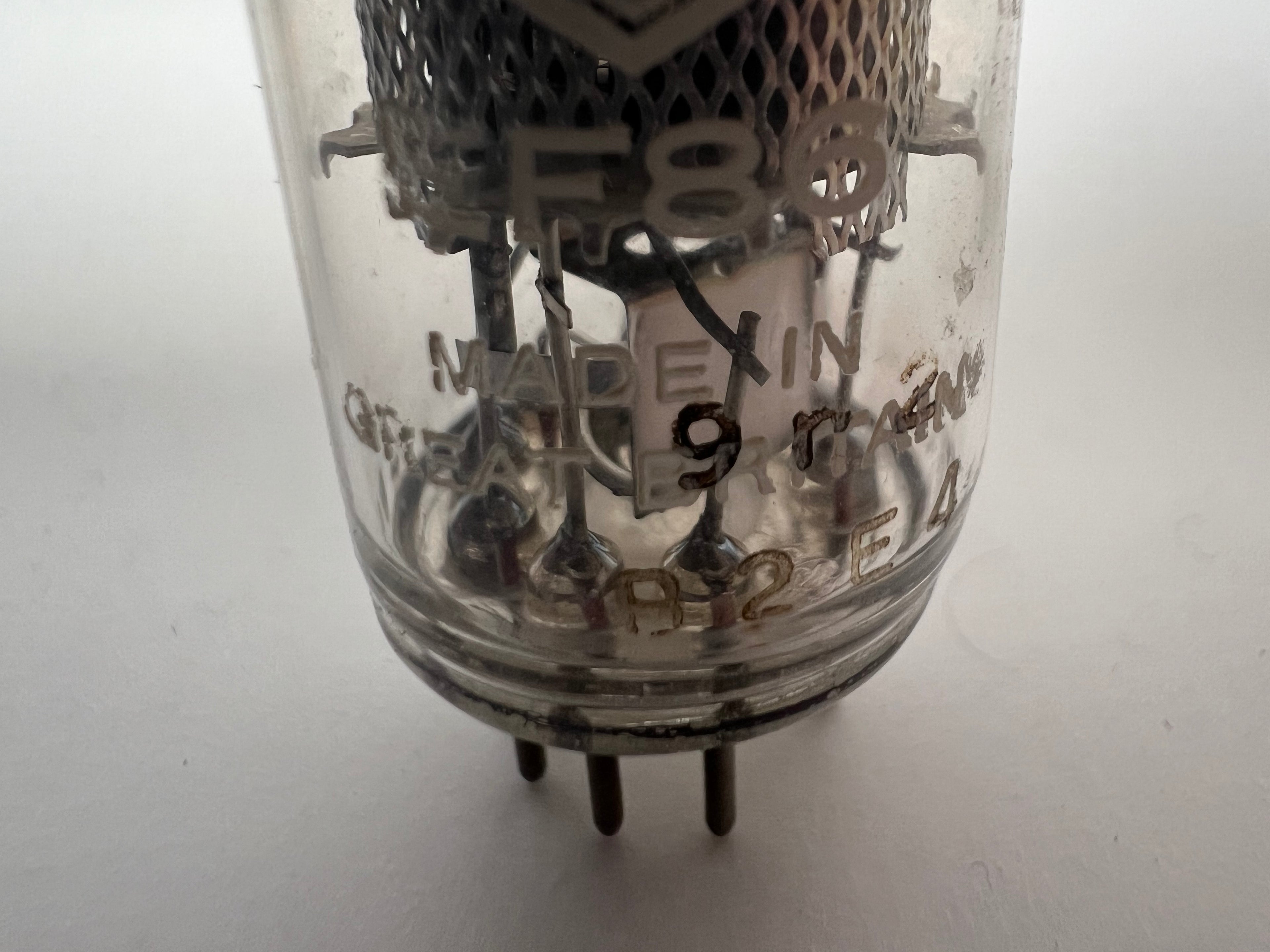 Vintage EF86 Vacuum Tube (ID: 2134)